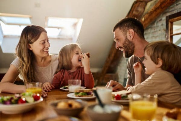Dinner Table Money Conversation Guide for Parents